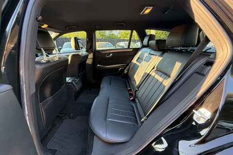 Mercedes-Benz E Class E250 CDI SE - ONE OWNER - FULL MERCEDES SERVICE HISTORY - 11 SERVICES  24