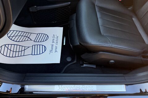 Mercedes-Benz E Class E250 CDI SE - ONE OWNER - FULL MERCEDES SERVICE HISTORY - 11 SERVICES  25