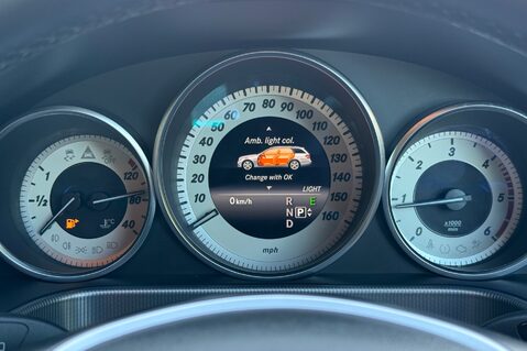 Mercedes-Benz E Class E250 CDI SE - ONE OWNER - FULL MERCEDES SERVICE HISTORY - 11 SERVICES  42