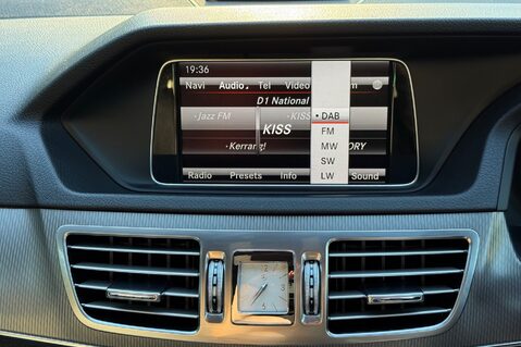 Mercedes-Benz E Class E250 CDI SE - ONE OWNER - FULL MERCEDES SERVICE HISTORY - 11 SERVICES  36