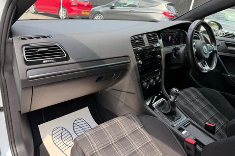 Volkswagen Golf GTD TDI - 2 OWNERS - APPLE CAR PLAY - 12 MONTHS MOT 23