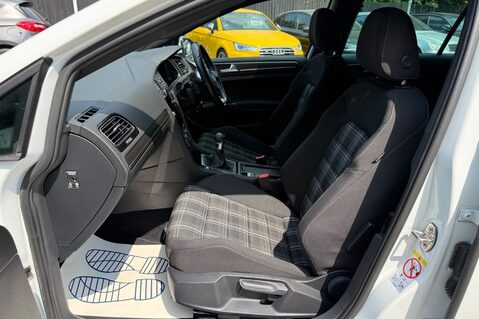 Volkswagen Golf GTD TDI - 2 OWNERS - APPLE CAR PLAY - 12 MONTHS MOT 24
