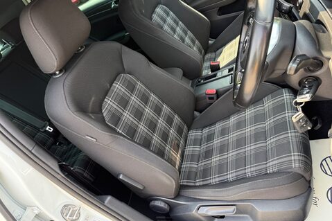 Volkswagen Golf GTD TDI - 2 OWNERS - APPLE CAR PLAY - 12 MONTHS MOT 30