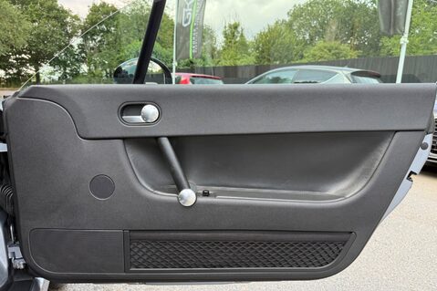 Audi TT QUATTRO SPORT - RARE COLLECTABLE CAR - POLE POSITION BUCKET SEATS 25