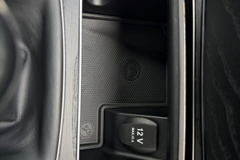 Mercedes-Benz C Class C 200 D AMG LINE - RARE MANUAL GEARBOX  34