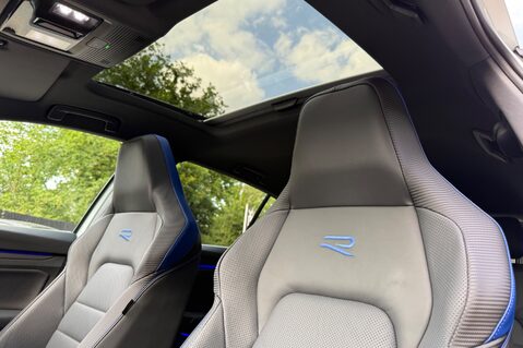 Volkswagen Golf R TSI 4MOTION DSG - EVERY EXTRA -DCC-PAN ROOF-PERF PACK-HUD-CAM-HK-WINTERPK 4