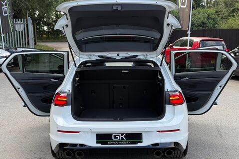 Volkswagen Golf R TSI 4MOTION DSG - EVERY EXTRA -DCC-PAN ROOF-PERF PACK-HUD-CAM-HK-WINTERPK 25