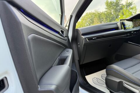 Volkswagen Golf R TSI 4MOTION DSG - EVERY EXTRA -DCC-PAN ROOF-PERF PACK-HUD-CAM-HK-WINTERPK 30