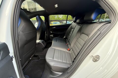 Volkswagen Golf R TSI 4MOTION DSG - EVERY EXTRA -DCC-PAN ROOF-PERF PACK-HUD-CAM-HK-WINTERPK 33