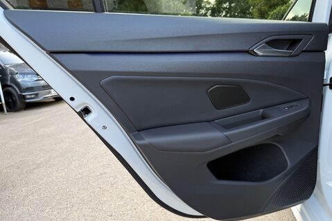 Volkswagen Golf R TSI 4MOTION DSG - EVERY EXTRA -DCC-PAN ROOF-PERF PACK-HUD-CAM-HK-WINTERPK 35