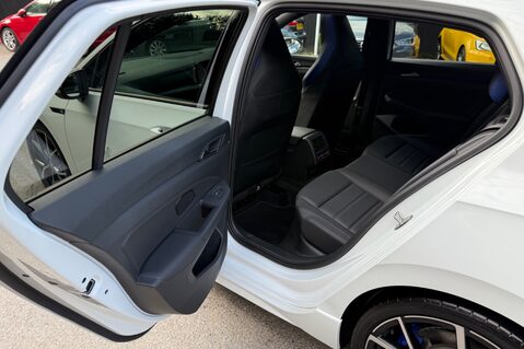Volkswagen Golf R TSI 4MOTION DSG - EVERY EXTRA -DCC-PAN ROOF-PERF PACK-HUD-CAM-HK-WINTERPK 36