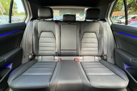 Volkswagen Golf R TSI 4MOTION DSG - EVERY EXTRA -DCC-PAN ROOF-PERF PACK-HUD-CAM-HK-WINTERPK 18