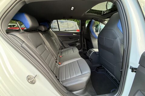 Volkswagen Golf R TSI 4MOTION DSG - EVERY EXTRA -DCC-PAN ROOF-PERF PACK-HUD-CAM-HK-WINTERPK 19