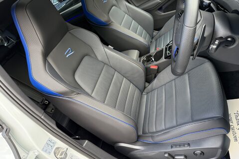 Volkswagen Golf R TSI 4MOTION DSG - EVERY EXTRA -DCC-PAN ROOF-PERF PACK-HUD-CAM-HK-WINTERPK 42