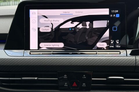 Volkswagen Golf R TSI 4MOTION DSG - EVERY EXTRA -DCC-PAN ROOF-PERF PACK-HUD-CAM-HK-WINTERPK 59