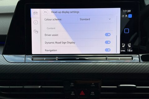 Volkswagen Golf R TSI 4MOTION DSG - EVERY EXTRA -DCC-PAN ROOF-PERF PACK-HUD-CAM-HK-WINTERPK 64