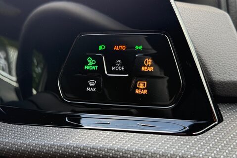 Volkswagen Golf R TSI 4MOTION DSG - EVERY EXTRA -DCC-PAN ROOF-PERF PACK-HUD-CAM-HK-WINTERPK 66