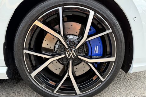 Volkswagen Golf R TSI 4MOTION DSG - EVERY EXTRA -DCC-PAN ROOF-PERF PACK-HUD-CAM-HK-WINTERPK 76