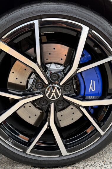 Volkswagen Golf R TSI 4MOTION DSG - EVERY EXTRA -DCC-PAN ROOF-PERF PACK-HUD-CAM-HK-WINTERPK 