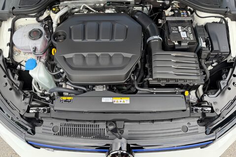 Volkswagen Golf R TSI 4MOTION DSG - EVERY EXTRA -DCC-PAN ROOF-PERF PACK-HUD-CAM-HK-WINTERPK 75