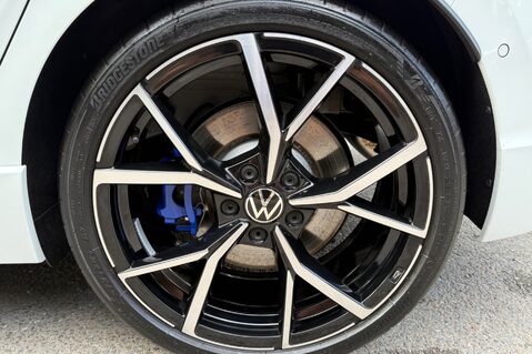 Volkswagen Golf R TSI 4MOTION DSG - EVERY EXTRA -DCC-PAN ROOF-PERF PACK-HUD-CAM-HK-WINTERPK 78