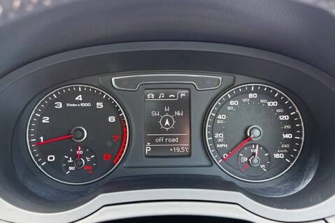 Audi Q3 TFSI S LINE EDITION -PANORAMIC ROOF -COMFORT & SOUND PACK 40