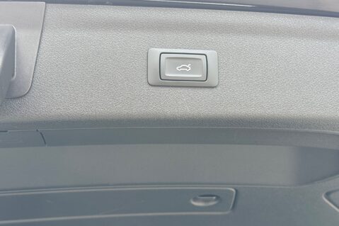 Audi Q3 TFSI S LINE EDITION -PANORAMIC ROOF -COMFORT & SOUND PACK 60