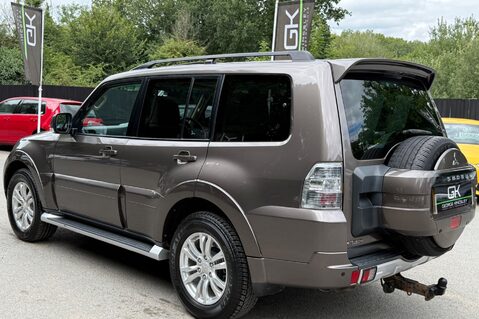 Mitsubishi Shogun DI-D SG3 - FSH WITH 11 SERVICE STAMPS  2