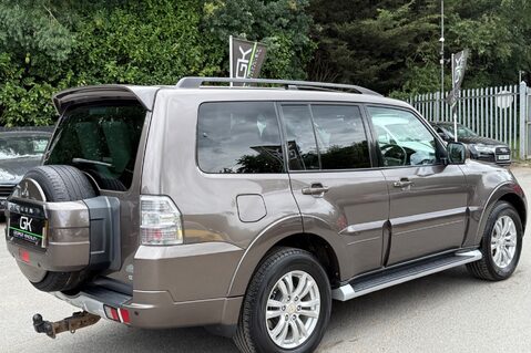 Mitsubishi Shogun DI-D SG3 - FSH WITH 11 SERVICE STAMPS  8