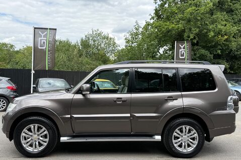 Mitsubishi Shogun DI-D SG3 - FSH WITH 11 SERVICE STAMPS  11