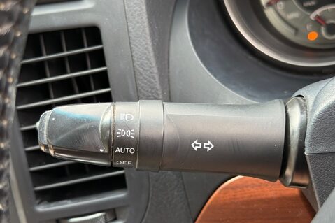 Mitsubishi Shogun DI-D SG3 - FSH WITH 11 SERVICE STAMPS  45