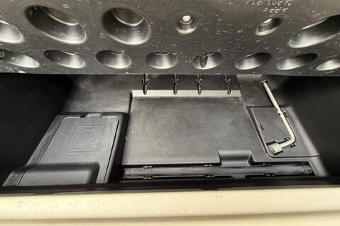 Mitsubishi Shogun DI-D SG3 - FSH WITH 11 SERVICE STAMPS  49