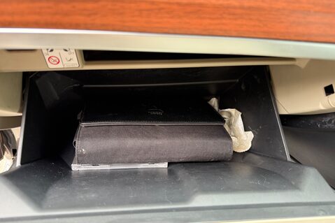 Mitsubishi Shogun DI-D SG3 - FSH WITH 11 SERVICE STAMPS  53