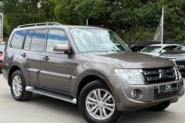 Mitsubishi Shogun DI-D SG3 - FSH WITH 11 SERVICE STAMPS 