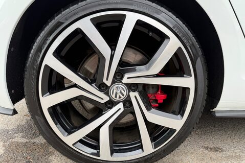 Volkswagen Golf GTI PERFORMANCE TSI DSG - ART VELOUR SEATS -DYNAUDIO -CAMERA -BRESCIA 19s 56