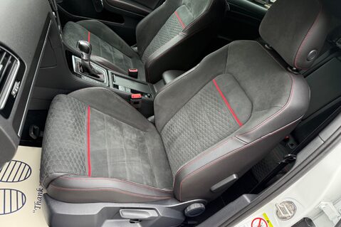 Volkswagen Golf GTI PERFORMANCE TSI DSG - ART VELOUR SEATS -DYNAUDIO -CAMERA -BRESCIA 19s 20