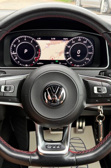 Volkswagen Golf GTI PERFORMANCE TSI DSG - ART VELOUR SEATS -DYNAUDIO -CAMERA -BRESCIA 19s 