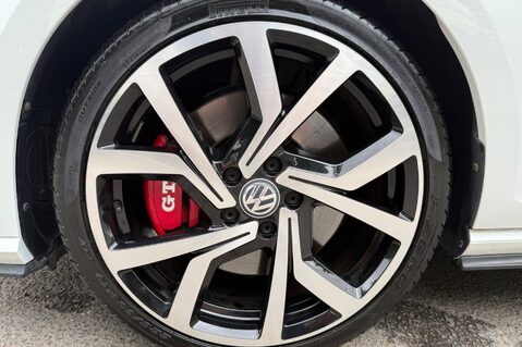 Volkswagen Golf GTI PERFORMANCE TSI DSG - ART VELOUR SEATS -DYNAUDIO -CAMERA -BRESCIA 19s 58