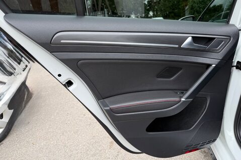 Volkswagen Golf GTI PERFORMANCE TSI DSG - ART VELOUR SEATS -DYNAUDIO -CAMERA -BRESCIA 19s 26