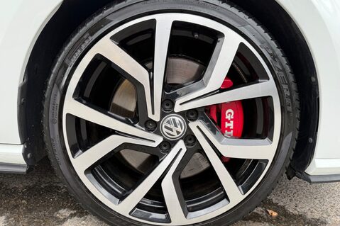 Volkswagen Golf GTI PERFORMANCE TSI DSG - ART VELOUR SEATS -DYNAUDIO -CAMERA -BRESCIA 19s 57
