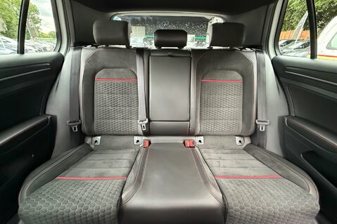 Volkswagen Golf GTI PERFORMANCE TSI DSG - ART VELOUR SEATS -DYNAUDIO -CAMERA -BRESCIA 19s 17
