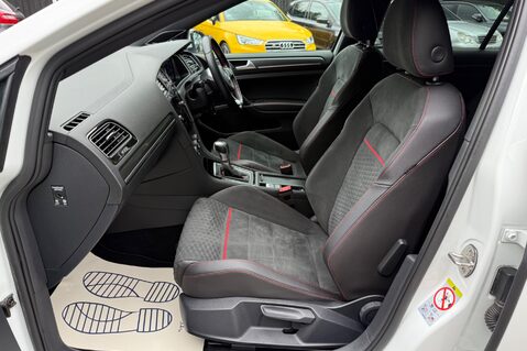 Volkswagen Golf GTI PERFORMANCE TSI DSG - ART VELOUR SEATS -DYNAUDIO -CAMERA -BRESCIA 19s 4