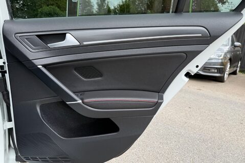 Volkswagen Golf GTI PERFORMANCE TSI DSG - ART VELOUR SEATS -DYNAUDIO -CAMERA -BRESCIA 19s 28