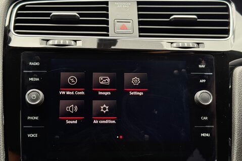 Volkswagen Golf GTI PERFORMANCE TSI DSG - ART VELOUR SEATS -DYNAUDIO -CAMERA -BRESCIA 19s 46