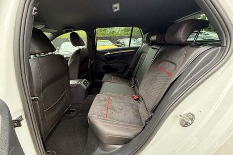 Volkswagen Golf GTI PERFORMANCE TSI DSG - ART VELOUR SEATS -DYNAUDIO -CAMERA -BRESCIA 19s 18