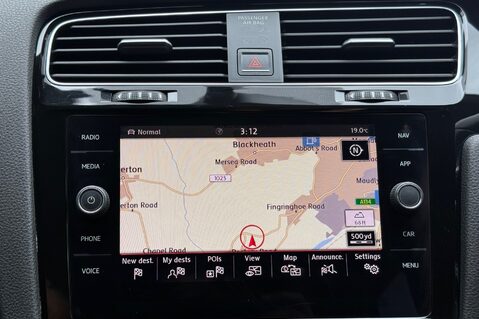 Volkswagen Golf GTI PERFORMANCE TSI DSG - ART VELOUR SEATS -DYNAUDIO -CAMERA -BRESCIA 19s 35