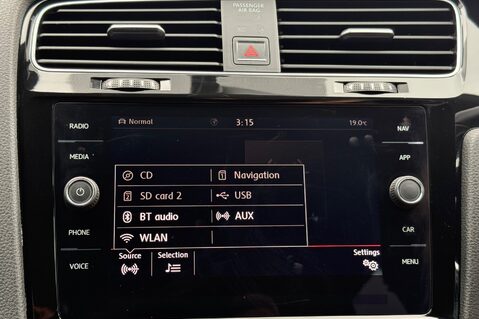 Volkswagen Golf GTI PERFORMANCE TSI DSG - ART VELOUR SEATS -DYNAUDIO -CAMERA -BRESCIA 19s 45