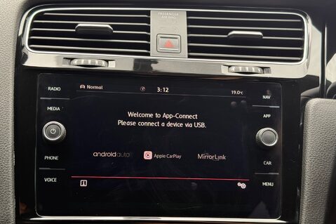 Volkswagen Golf GTI PERFORMANCE TSI DSG - ART VELOUR SEATS -DYNAUDIO -CAMERA -BRESCIA 19s 37