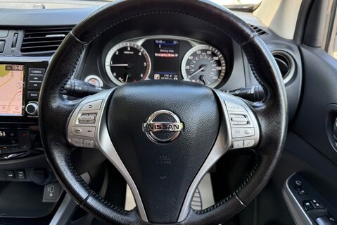 Nissan Navara DCI TEKNA AUTOMATIC -ONE OWNER -NO VAT-APPLE CAR PLAY -TOWBAR -CANOPY 8