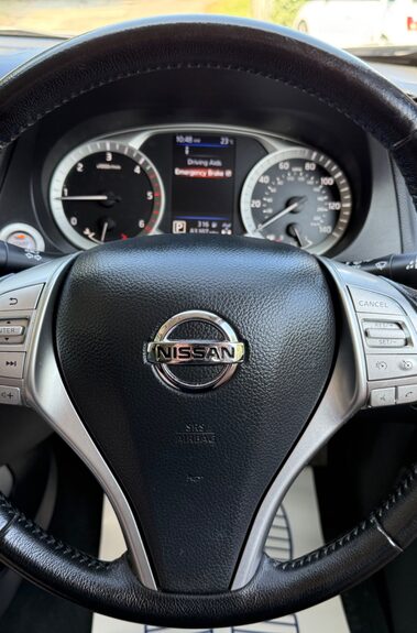 Nissan Navara DCI TEKNA AUTOMATIC -ONE OWNER -NO VAT-APPLE CAR PLAY -TOWBAR -CANOPY 